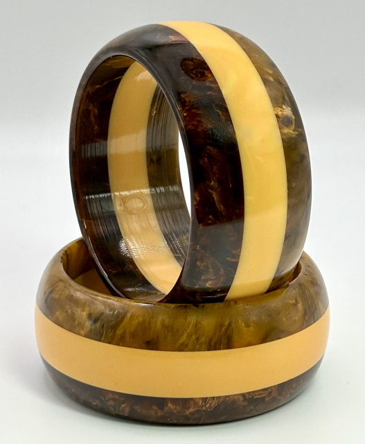 BB476  vintage wide tricolor laminated bakelite bangles